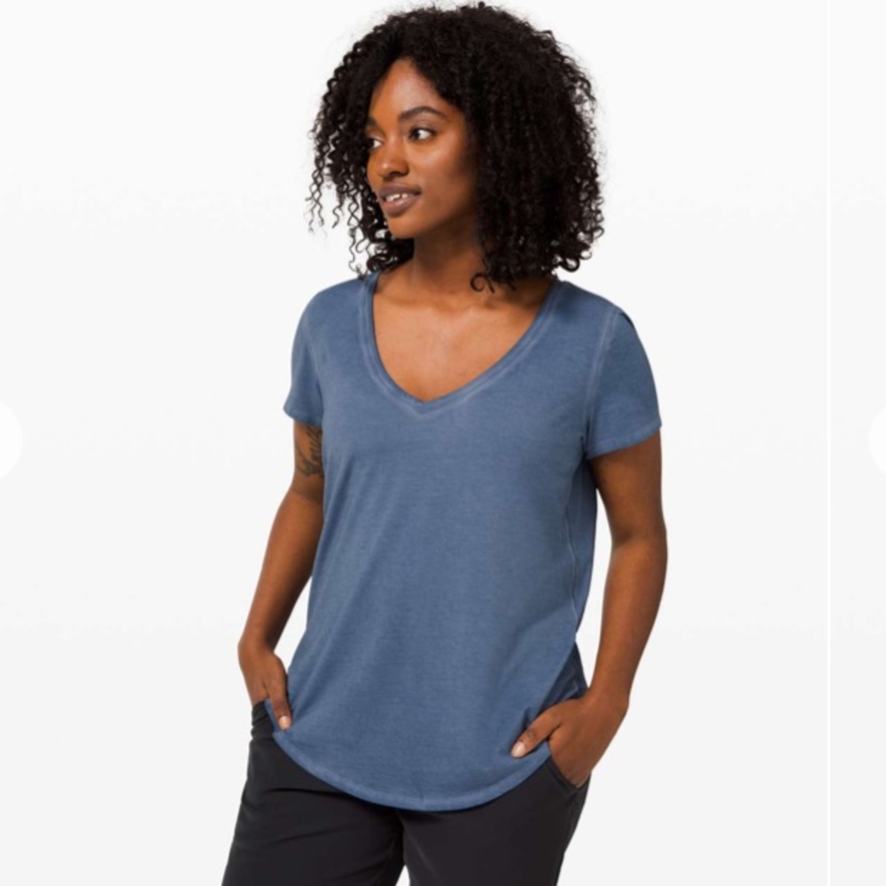 lululemon love v neck (faded blue size 6)